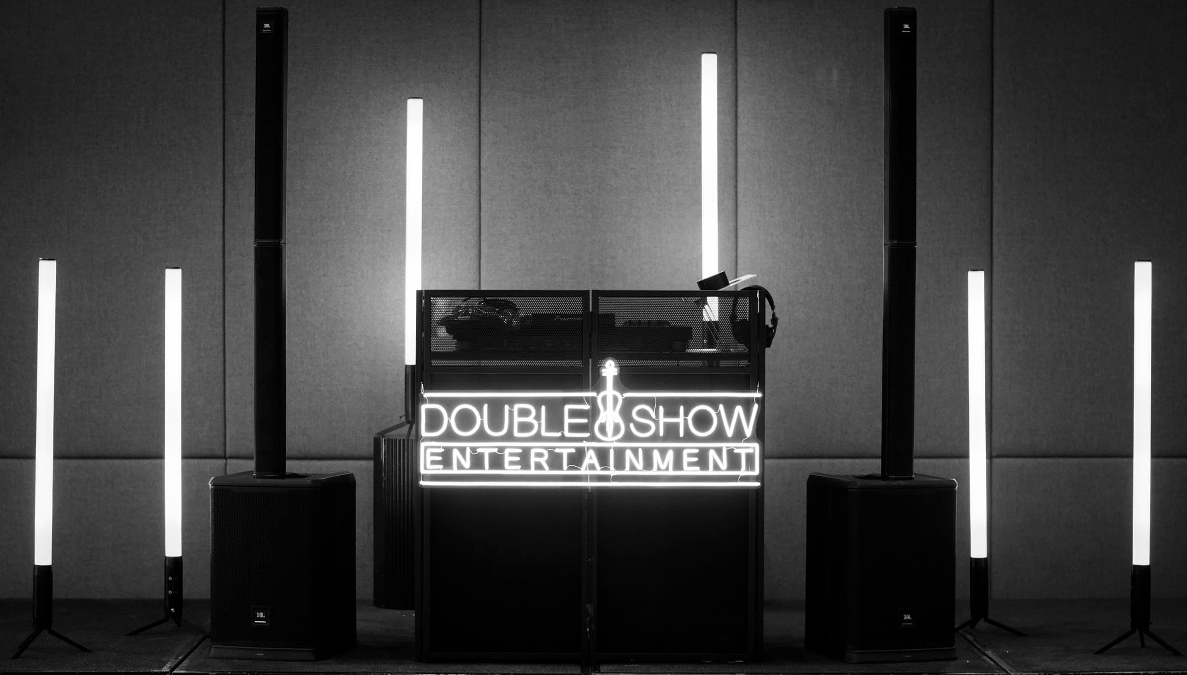 DJs